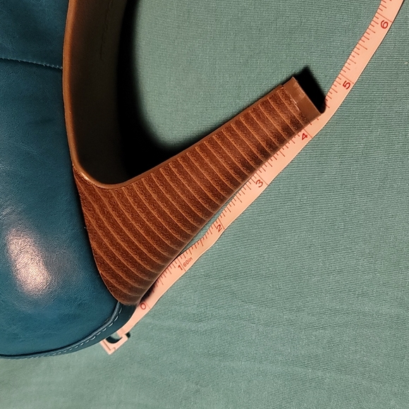 Miranda Pump - Picture 3 of 3